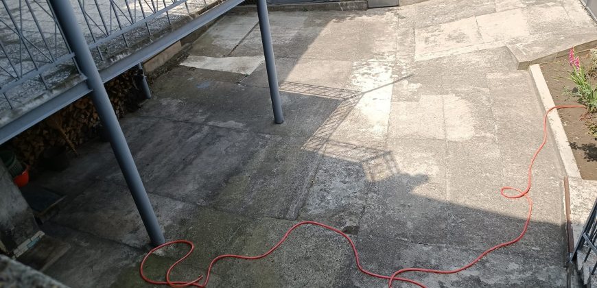 იყიდება საკუთარი სახლი ვერხვების დასახლებაში