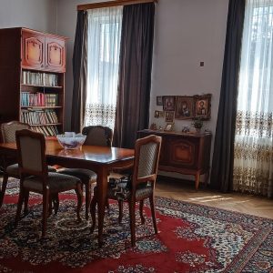 იყიდება საკუთარი სახლი ვერხვების დასახლებაში