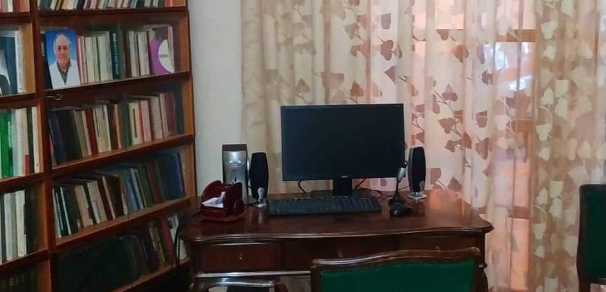 იყიდება 4 ოთახიანი ბინა სტალინის გამზირზე