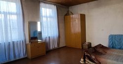 იყიდება 2 სართულიანი სახლი გორში