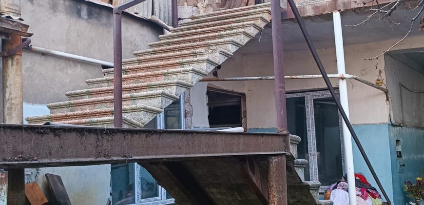 იყიდება საკუთარი სახლი გორში ქუთაისის ქუჩაზე