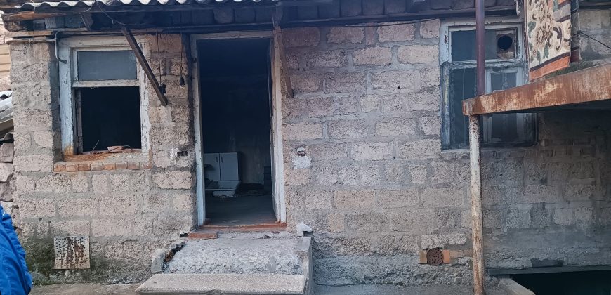 იყიდება საკუთარი სახლი გორში ქუთაისის ქუჩაზე