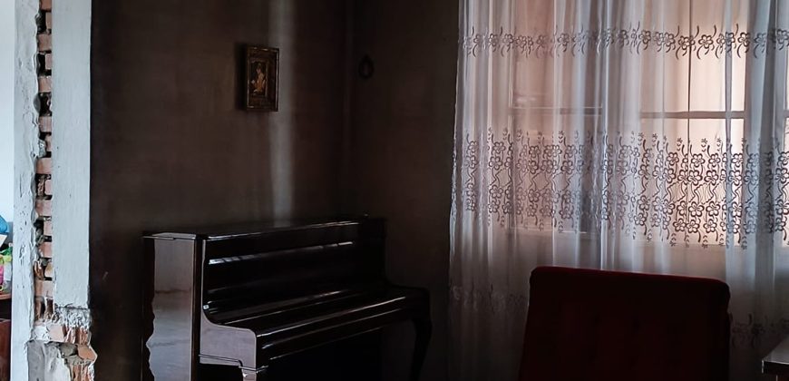 იყიდება 3 ოთახიანი ბინა ქ. გორის, ცენტრში