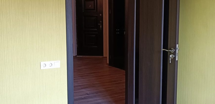 ქირავდება 3 ოთახიანი ბინა გორში, ქალაქის ცენტრში