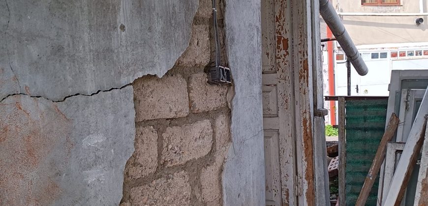 იყიდება სახლი ქ. გორის ცენტრში