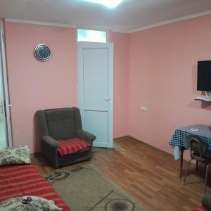 ქირავდება ბინა ქობულეთში
