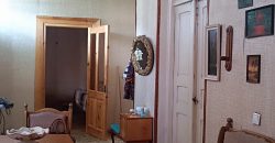 იყიდება 2 სართულიანი სახლი ქ. გორის ცენტრში