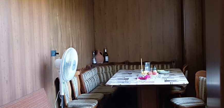 იყიდება მიწის ნაკვეთი, სახლით და საკალმახით გორში, ვოლოგდის დასახლებაში
