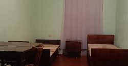 ქირავდება საკუთარი სახლის 1 ოთახი.