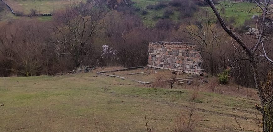 იყიდება მიწის ნაკვეთი გორში, სოფ. პატარა გორიჯვარში