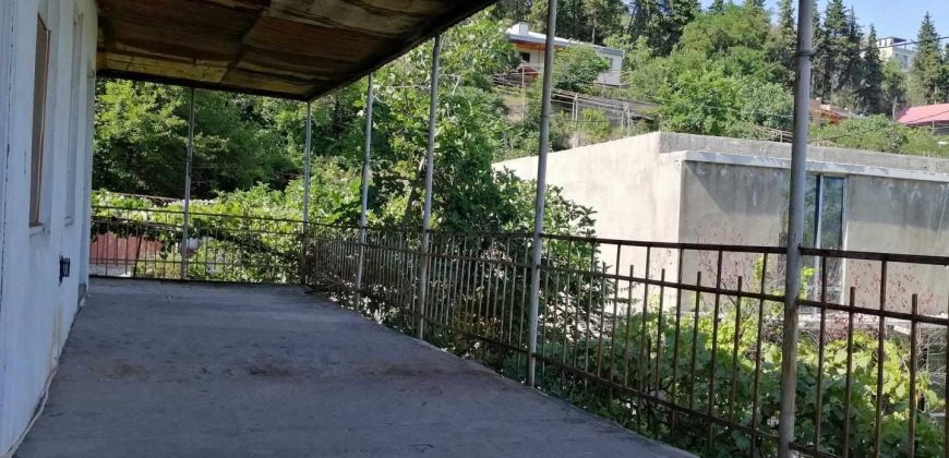 იყიდება 2 სართულიანი სახლი თბილისში, ოქროყანაში