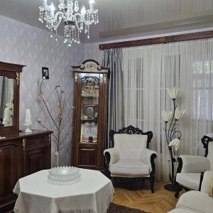 იყიდება 3 ოთახიანი ბინა გორში, კომბინატის დასახლებაში
