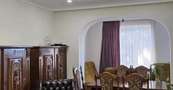 იყიდება 3 ოთახიანი ბინა გორში, სტალინის გამზირზე