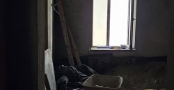 იყიდება 2 სართულიანი სახლი კომერციული ფართით ქ. გორის ცენტრში