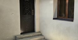 იყიდება 2 სართულიანი სახლი კომერციული ფართით ქ. გორის ცენტრში