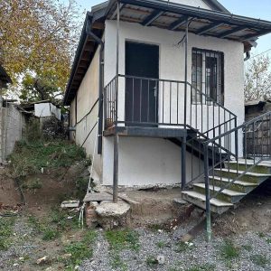 იყიდება სახლი გორში, ვერხვების დასახლებაში