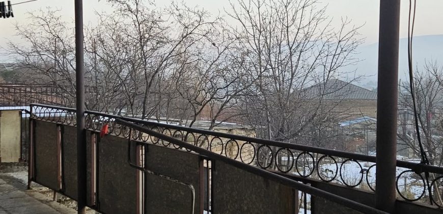 იყიდება სახლი გორის რაიონ, სოფ. ტინისხიდში