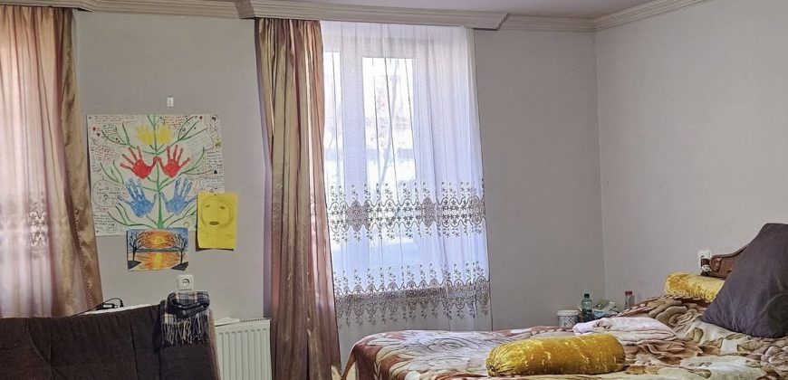 იყიდება 2 სართულიანი სახლი გორში, კვერნაკის დასახლებაში
