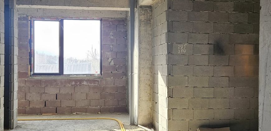 იყიდება 3 ოთახიანი ბინა ქ. გორის ცენტრში