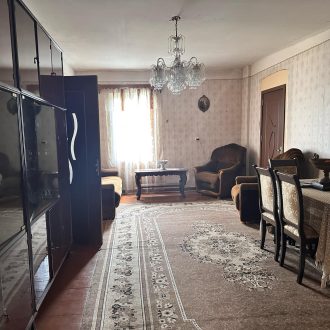 იყიდება საკუთარი სახლი გორში, სადგურის დასახლებაში
