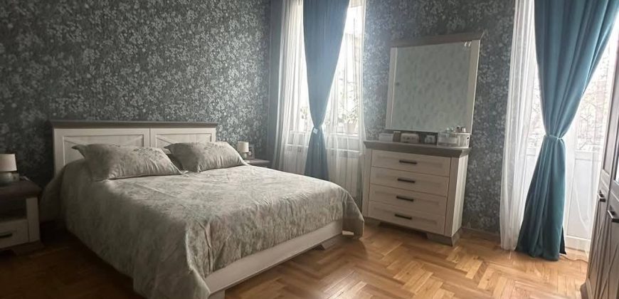 იყიდება 5 ოთახიანი ბინა გორში, კომბინატის დასახლებაში