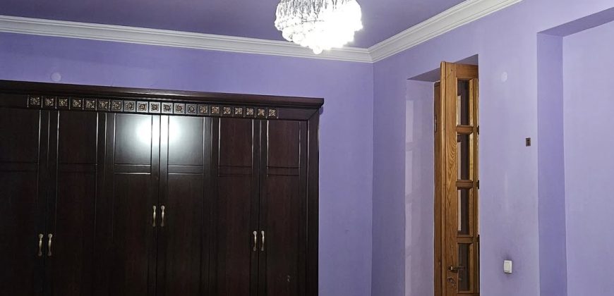 იყიდება საკუთარი სახლი გორში, სამხატვრო სკოლის მიმდებარედ