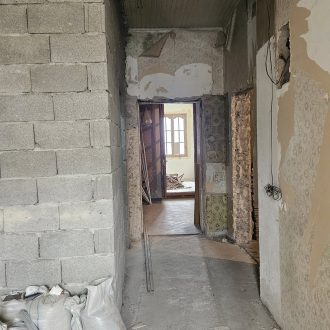 იყიდება 5 ოთახიანი ბინა გორში, კომბინატის დასახლებაში