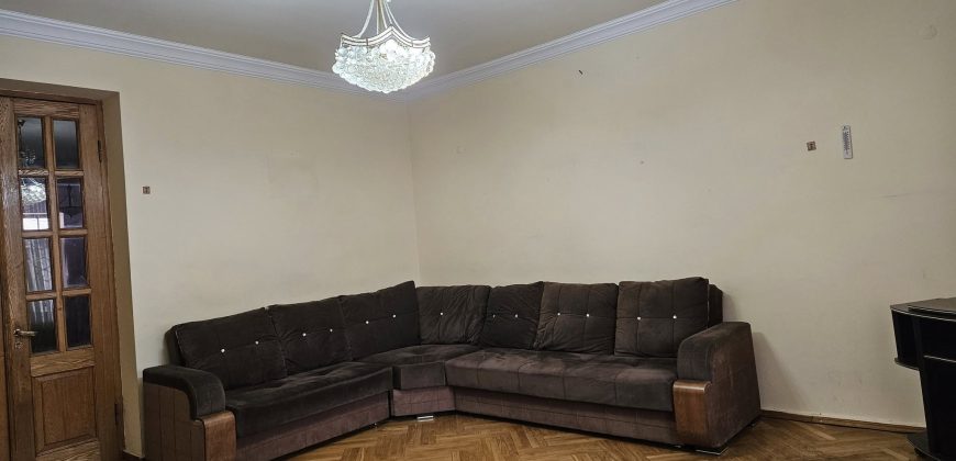 იყიდება საკუთარი სახლი გორში, სამხატვრო სკოლის მიმდებარედ