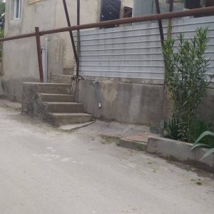 იყიდება 2 სახლი თბილისში, ქვემო მელითონეთა დასახლებაში