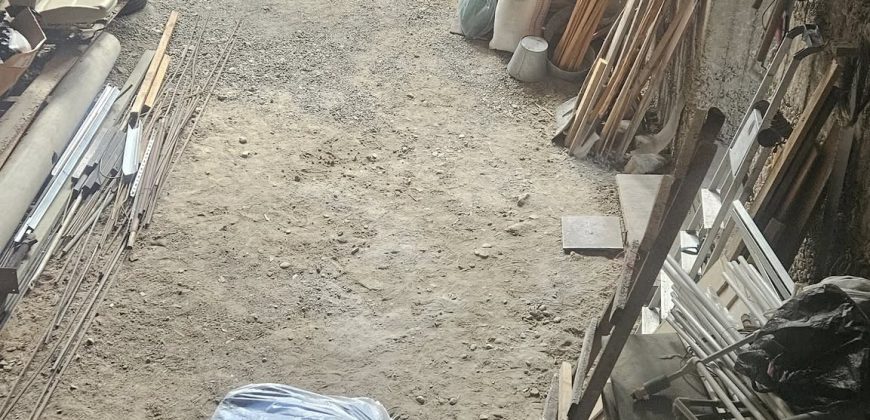 იყიდება სახლი ქ. გორის ცენტრში