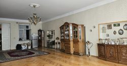 იყიდება სახლი ქ. გორის ცენტრში