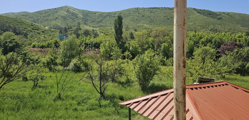 იყიდება სახლი ქ. გორის გასასვლელში, ავტობანთან