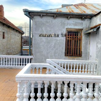 იყიდება 2 სართულიანი სახლი გორში, ჰოსპიტლის მიმდებარედ