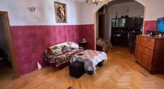 იყიდება სახლი კომერცოული ფართით ქ. გორის ცენტრში