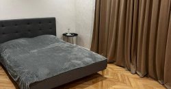 იყიდება 2 ოთახნახევრიანი ბინა ქ. გორის ცენტრში