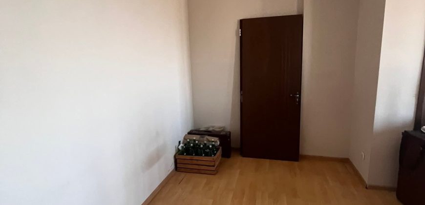 იყიდება 2 ოთახიანი ბინა გორში, კომბინატის დასახლებაში