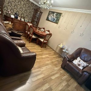 იყიდება 2 ოთახნახევრიანი ბინა გორში, კომბინატის დასახლებაში