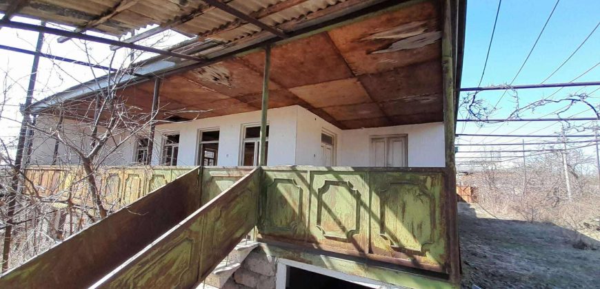 იყიდება სახლი გორის რაიონ, სოფ. ფლავში