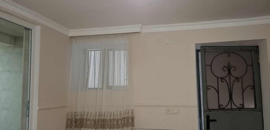 ქირავდება 2 ოთახიანი ბინა საკუთარი სახლის პირველ სართულზე გორში, კვერნაკის დასახლებაში