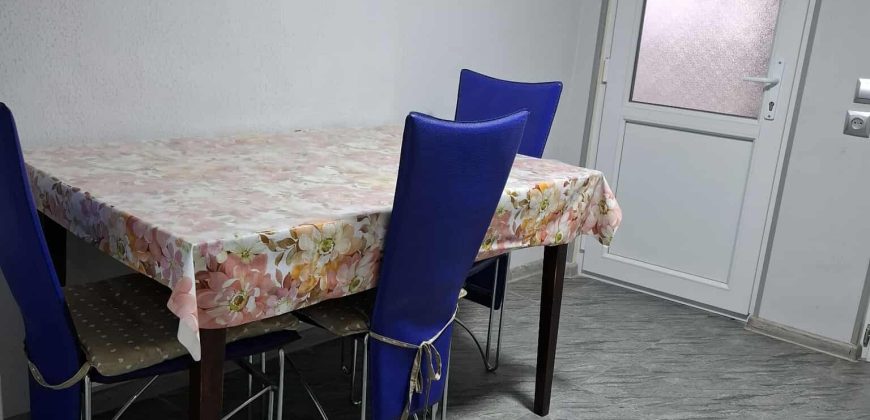 ქირავდება 2 ოთახიანი ბინა საკუთარი სახლის პირველ სართულზე გორში, კვერნაკის დასახლებაში