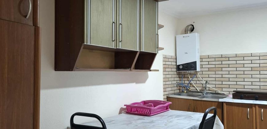 ქირავდება 2 ოთახიანი ბინა საკუთარი სახლის პირველ სართულზე გორში, კვერნაკის დასახლებაში