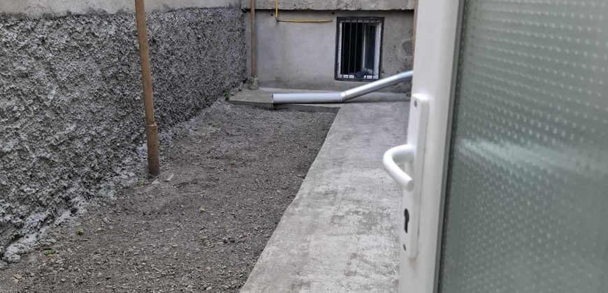 ქირავდება 2 ოთახიანი ბინა საკუთარი სახლის პირველ სართულზე გორში, კვერნაკის დასახლებაში