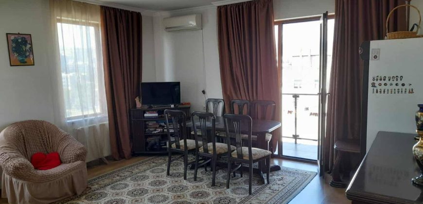 იყიდება 3 ოთახიანი ბინა თბილისში, დიღმის მასივში