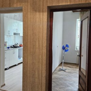 იყიდება 5 ოთახიანი ბინა გორში, კომბინატის დასახლებაში