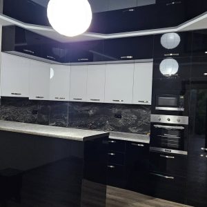 ქირავდება 3 ოთახიანი ბინა ქ. გორის ცენტრში