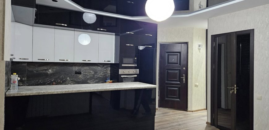 ქირავდება 3 ოთახიანი ბინა ქ. გორის ცენტრში