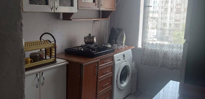 იყიდება 2 ოთახნახევრიანი ბინა გორში, წმინდა წყლის დასახლებაში