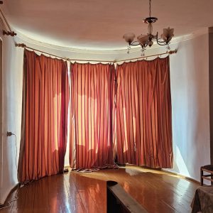 იყიდება 2 ოთახიანი ბინა ქ. გორის ცენტრში იყიდება 2 ოთახიანი ბინა ქ. გორის ცენტრში