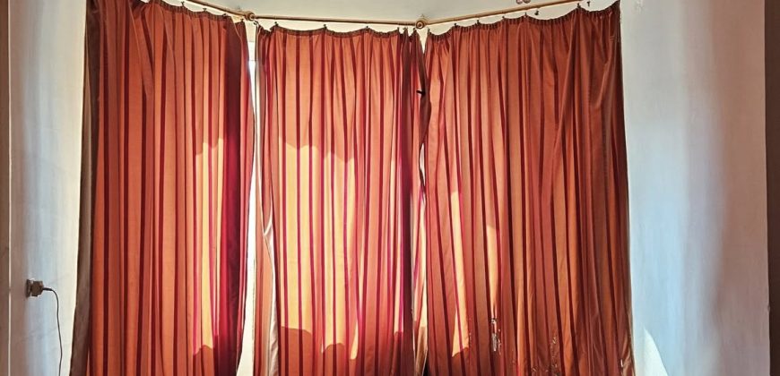 იყიდება 2 ოთახიანი ბინა ქ. გორის ცენტრში