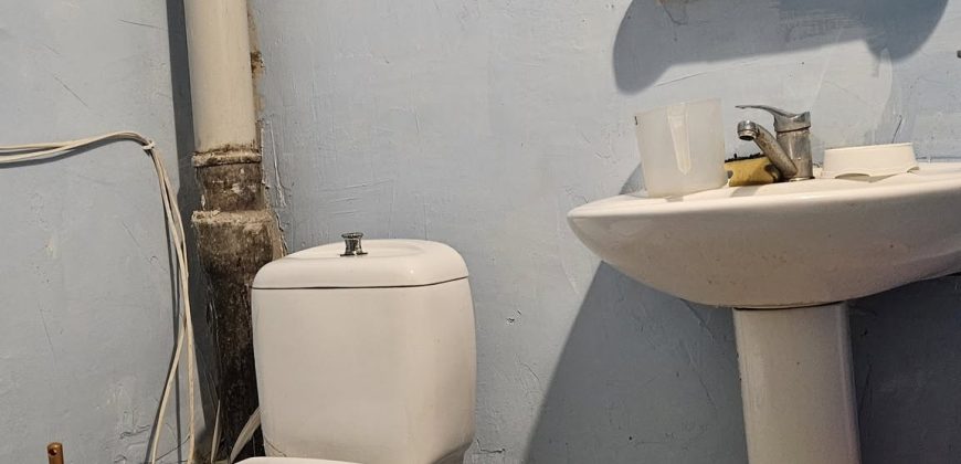 იყიდება 2 ოთახიანი ბინა ქ. გორის ცენტრში